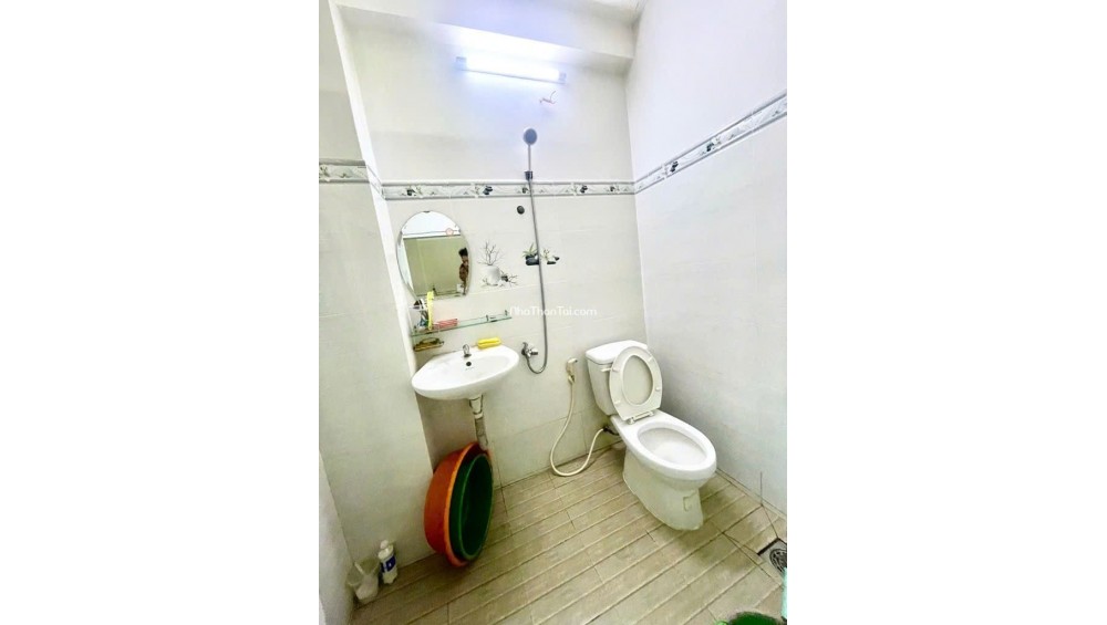 Bán Nhà gần MT Hoàng Diệu. Quận 4, 3 tầng, 44m2, Giá nhỉnh 14 tỷ.